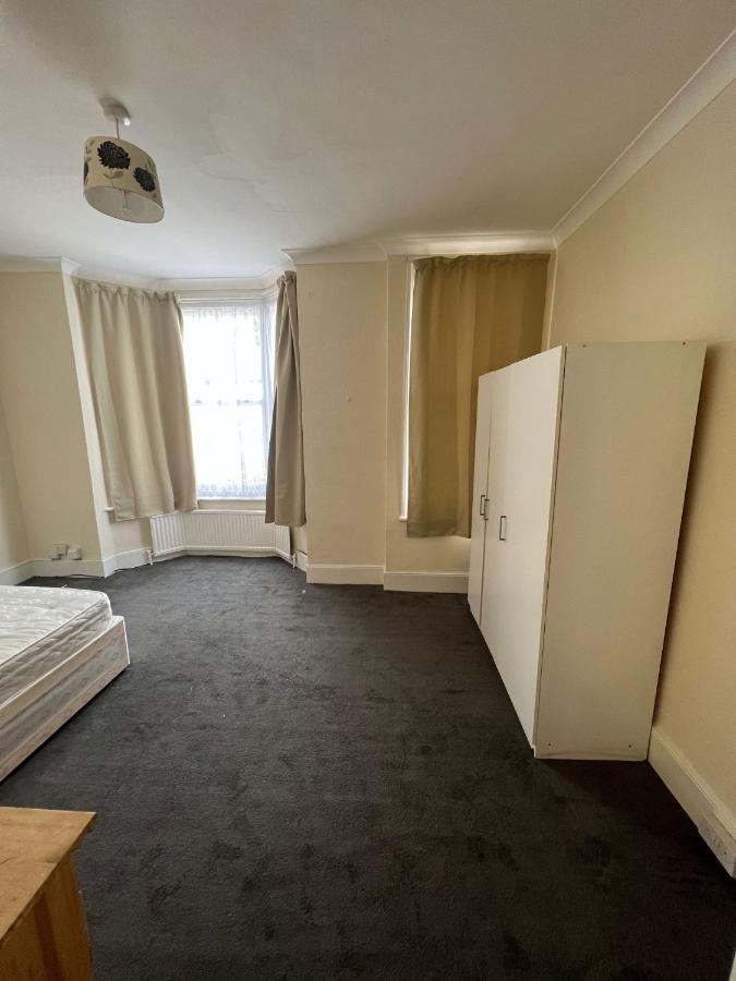 East London 2 Bedroom Apartment Esterno foto