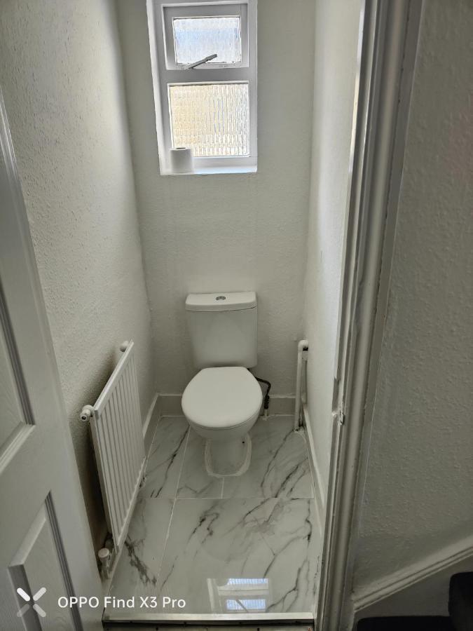 East London 2 Bedroom Apartment Esterno foto