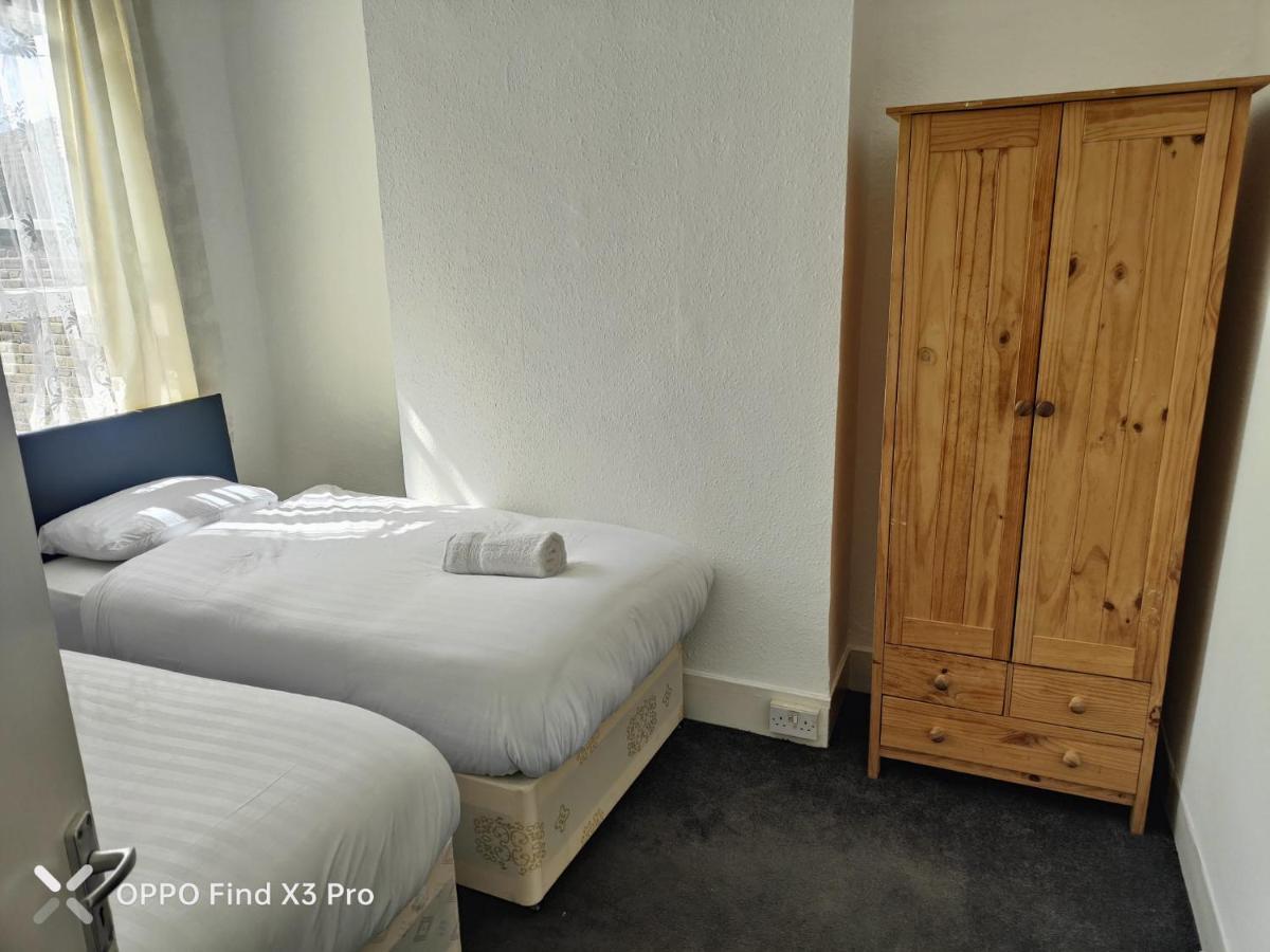 East London 2 Bedroom Apartment Esterno foto