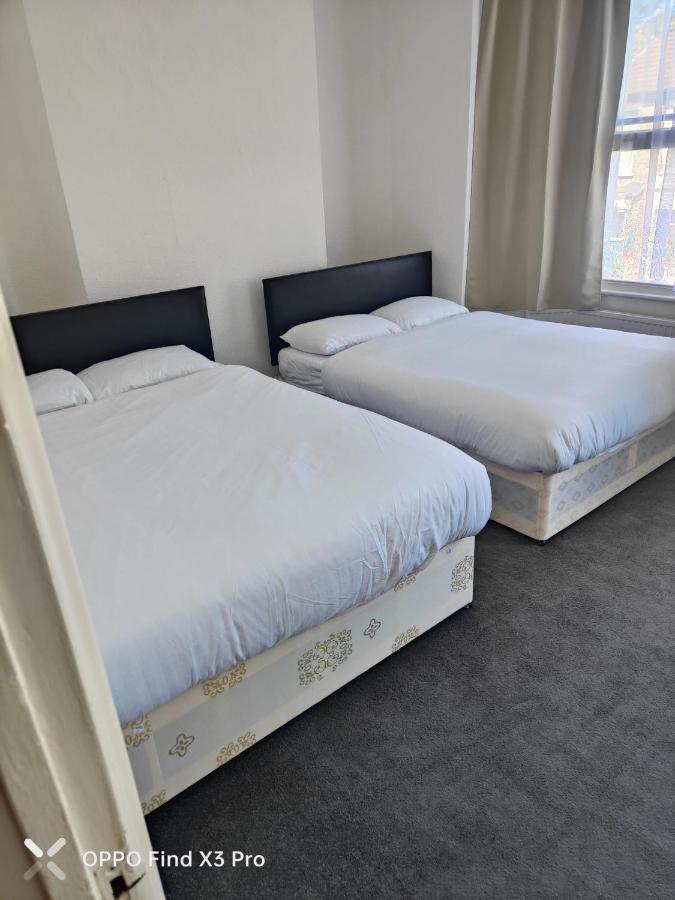 East London 2 Bedroom Apartment Esterno foto